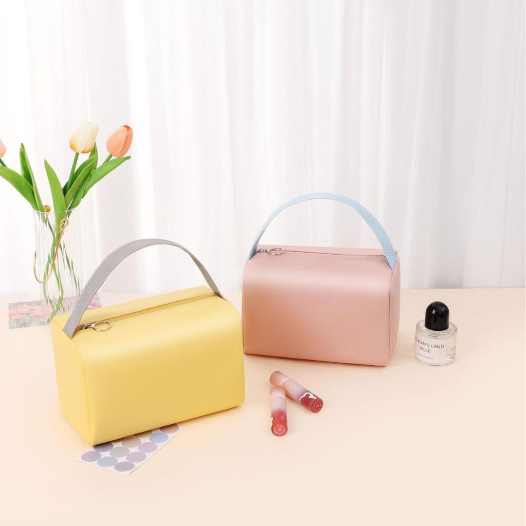 Large Capacity Women's Travel Toiletry Bag with High-End Design and Customizable Logo