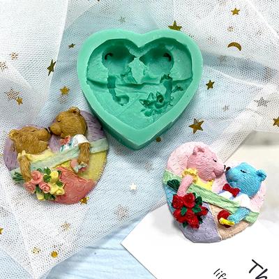 Love Kiss Bear Shaped Silicone Mold Home Wedding Decoration Supplies Baking Props Cookies Chocolate Kitchen Utensils Mould