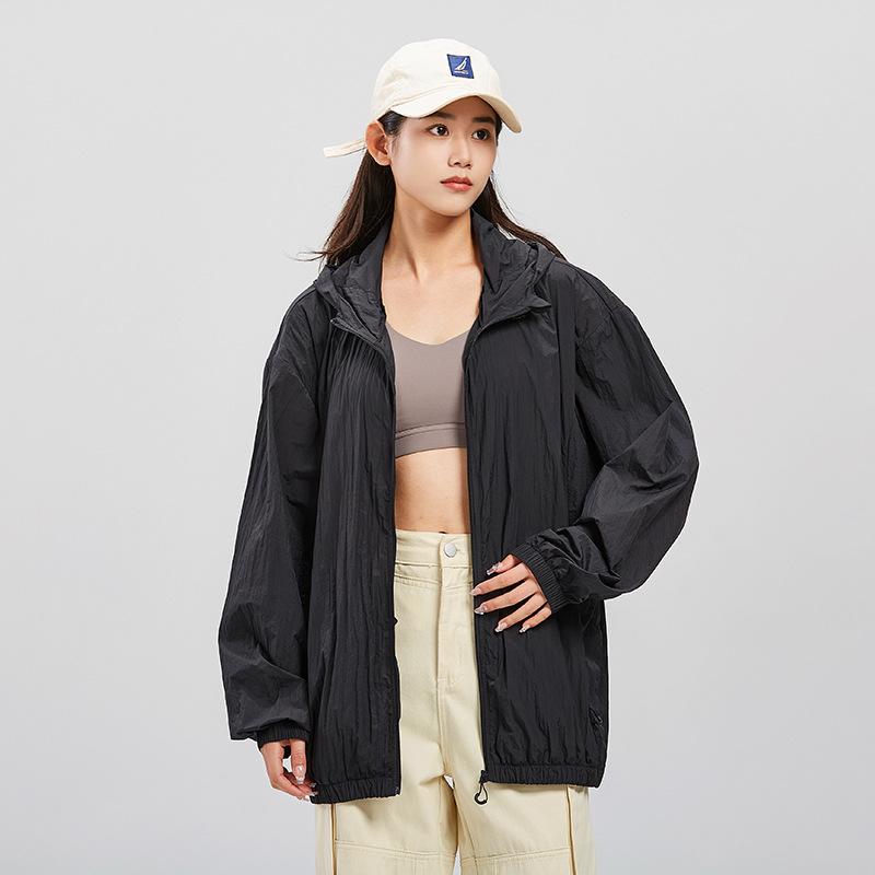 Japanese ultra-light sunscreen clothing women's UV protection summer men's skin clothing breathable sunscreen clothing hooded jacket