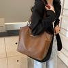 Vintage handbag bag high-end large-capacity women's bag 2025 new simple commuter bag fashionable shoulder underarm bag