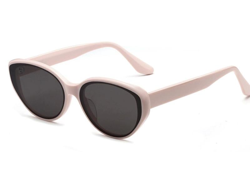 Trendy Retro Cat Eye Sunglasses for Women - UV Protection & Celebrity Style Non-Polarized