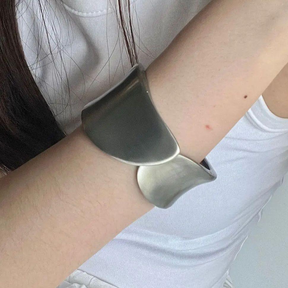 DIEZI Exaggerated Matte Smooth Metal Gold Silver Color Bangles Punk Geometric Metal Bangles For Women Bracelets Men Jewelry