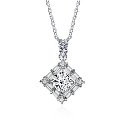 Naszyjnik z diamentem moissanitowym 1 ct dla kobiet luksusowa biżuteria S925 srebro próby 925 kwadratowa zawieszka prezent na rocznicę