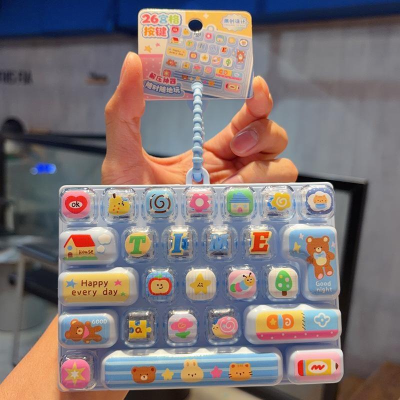 Fidget Tastatur Schlüsselanhänger Kleeblatt 26 Tasten Druckknöpfe Lanyard Einzigartige Stressbewältigung Neujahrsgeschenk für Teenager Kinder