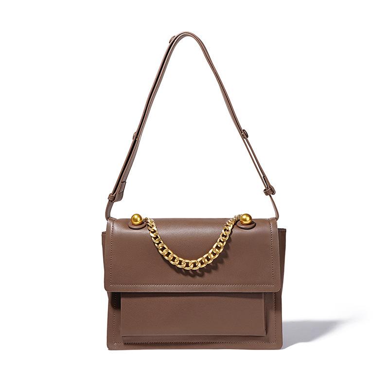 Cowhide mailman female messenger bag, new commuter niche texture single shoulder large capacity chain stray bag