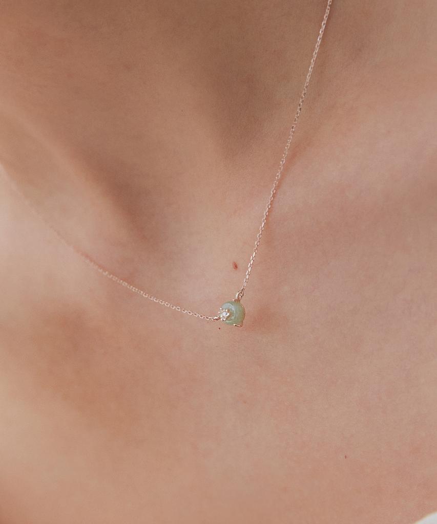 Ordor Natural Stone Round Jade Pendant Necklace