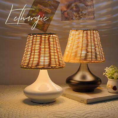 Lampa Stołowa LED Ręcznie Pleciony Bambusowy Klosz Lampa Nocna Styl Boho Stolik Nocny Wtyczka USB Światło Biurkowe Do Sypialni Salonu Kawiarni