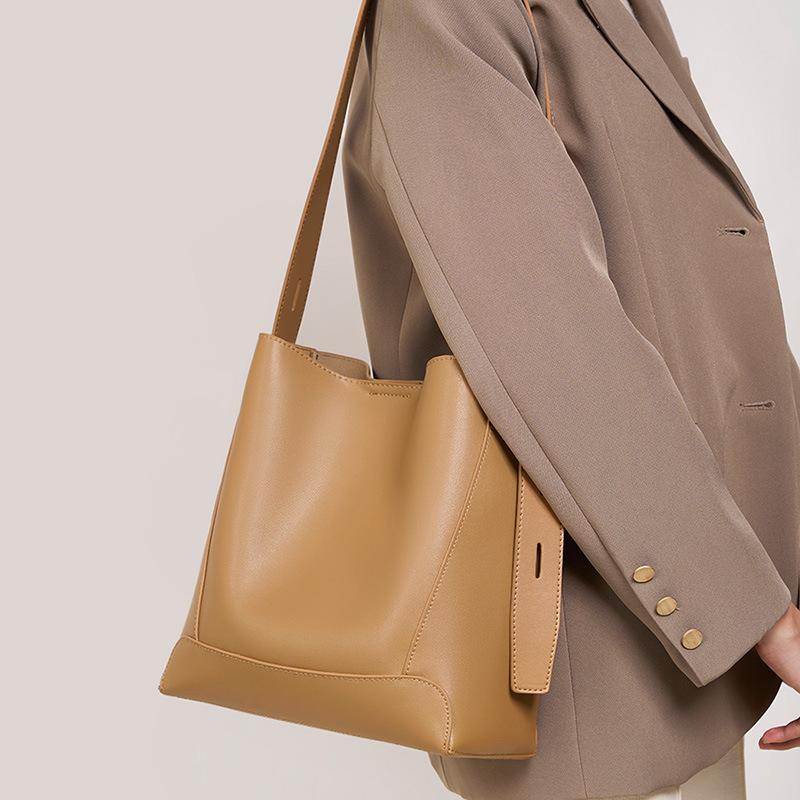 Genuine Leather Women's Messenger Bag Second Layer Cowhide Shopper Shoulder Bag Commuter Bucket Handbag Simple High-quality Female Tote Bag