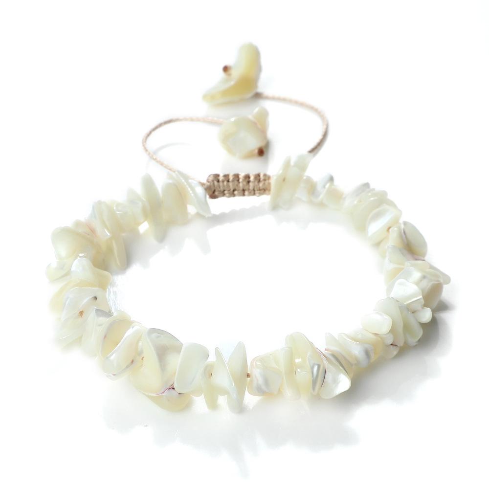 Handgefertigtes Perlenseil-Armband mit unregelmäßigen Muschelsplittern - Verstellbar für Damen