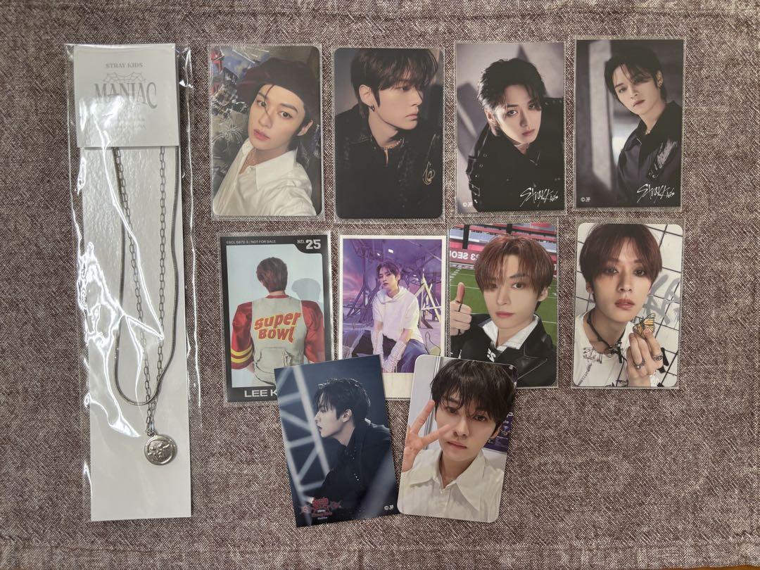 

[USED] StrayKids Reno Trading Card Fan Necklace