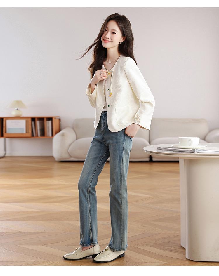 Chic New Women's Chinese-Style Jacket: Spring/Autumn Slim Fit White Embroidered Top