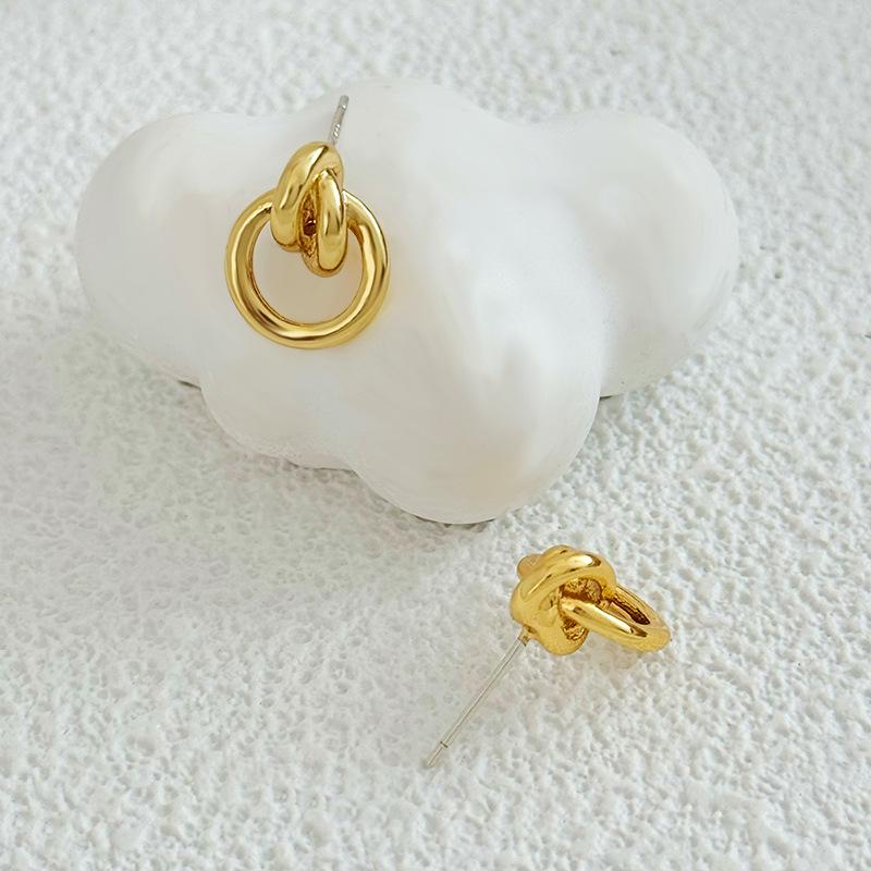 Geometric Twisted Circle Stud Earrings – Versatile Retro Elegant Women's Jewelry