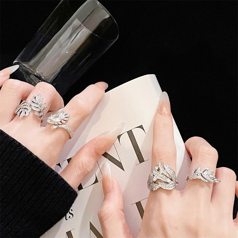 Fashion Retro Leaf Diamond Ring Elegant Simple Women'S Shining Luxury Personality High-End Noble Gift