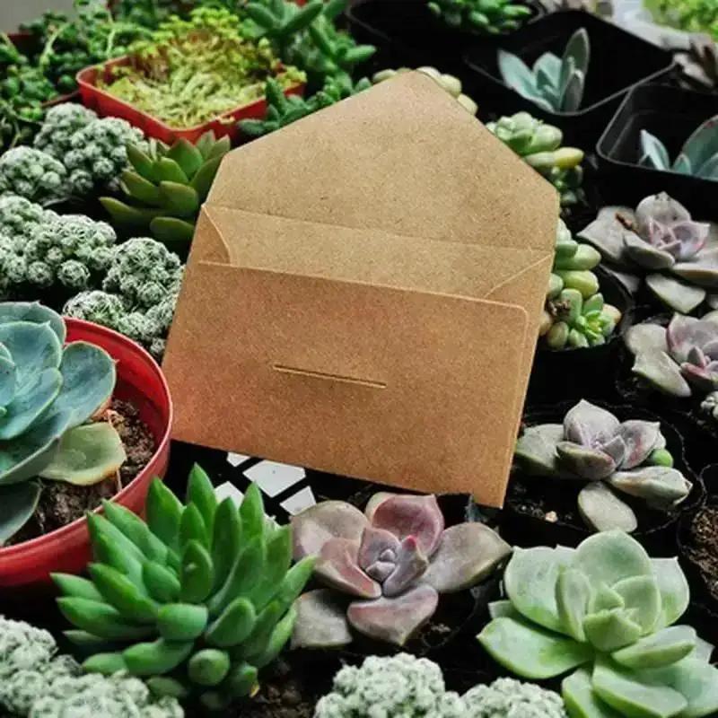 20 SZT./Zestaw Klasyczne Puste Mini Koperty z Papieru Kraft Zaproszenie Ślubne Prezent Kartka z Podziękowaniami Pocztówki Bolsas Para Empacar