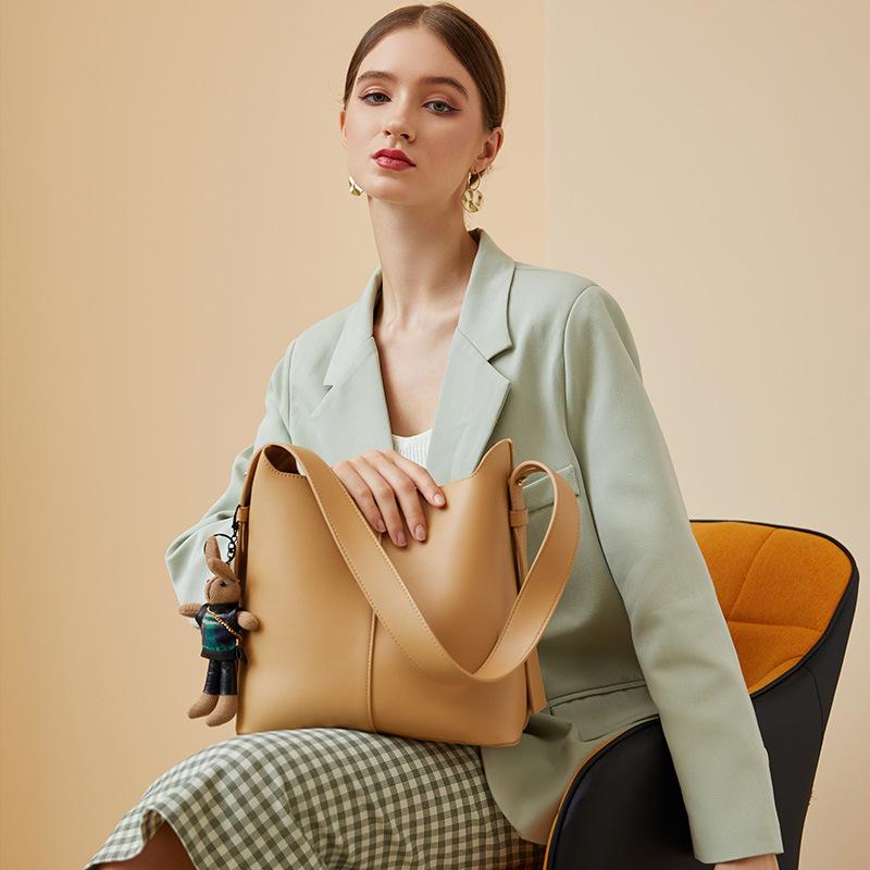 Maßgeschneiderte Version der Beuteltasche einfache Fächerbeutel Schultertasche Herbst und Winter neue trendige Internet-Berühmtheit Mode Achseltasche