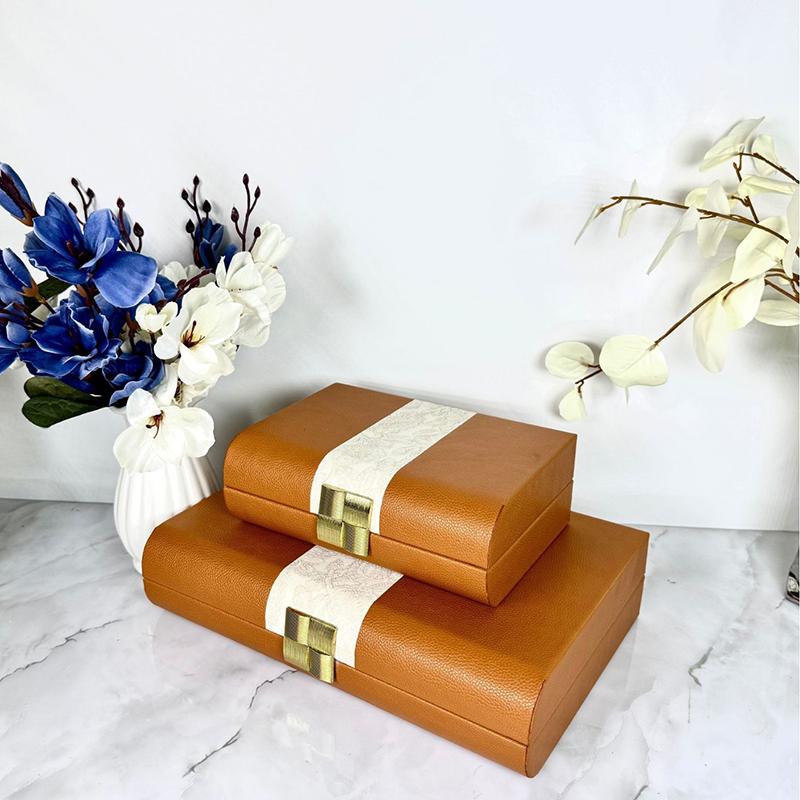 

Color Blocking Leather Jewelry Boxes Cosmetic Jar Dresser Table Desk Decoration Exquisite Jewelry Ring Earrings Necklace Storage S-23x16x8cm светло-коричневого