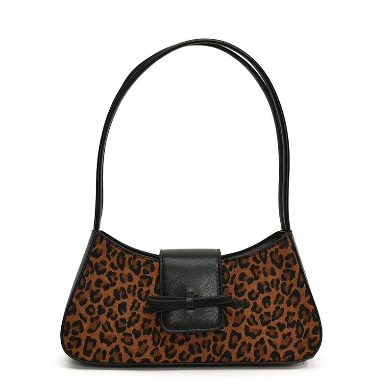 Small leopard print bag for women  new winter fashion 4  versatile  retro shoulder bag  niche  displacement bag