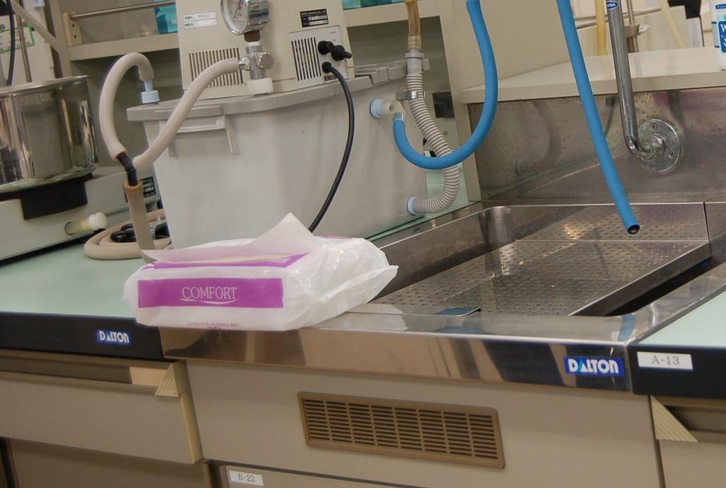 Crecia Comfort Service Towel SD Medium Size 200 X 30 Packs 37135 [Case Sales] Sheets/pack