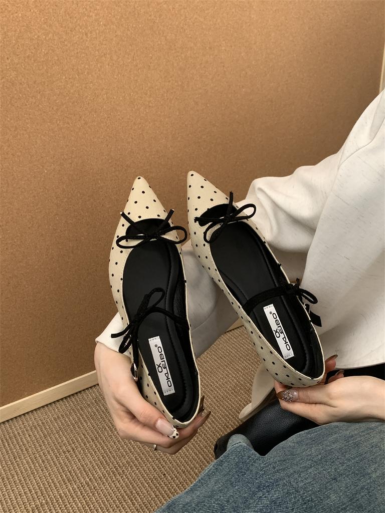 Französischer Samt Innenhöhenerhöhung Mary Jane Schuhe Mädchen 2025 neu Feenwind sanfte Schleife hohle Ballerina Damenschuhe