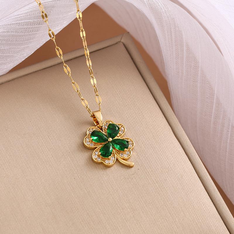 Four-leaf Clover Titanium Steel Necklace Fashion New Product Necklace Easiest for Match Clavicle Chain Zircon Necklace