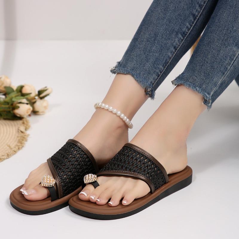 Women's Beach Slides, Flat Sole Anti-Slip Slippers, Single Strap Outdoor Sandals Wholesale