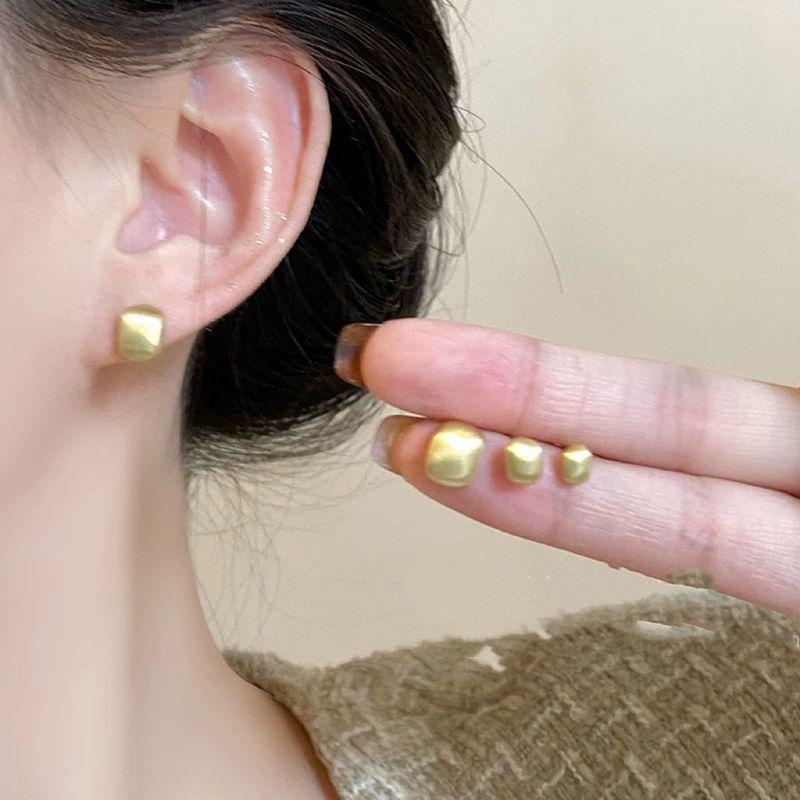 Fashion Multilayer Ring C- Shaped Stud Earrings for Women Minimalist Minority Design Earrings Fashionable Earrings Accessible Luxury Fancy