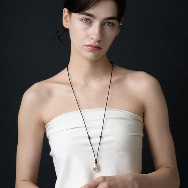 TIERNO N.024/SHELL LEATHER NECKLACE_BLACK