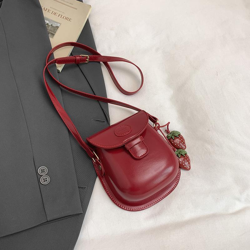 Retro Oil Wax Leather Saddle Bag For Women Elegant Flap Buckle Handbag Adjustable Strap Crossbody Bag Casual Daily Tote