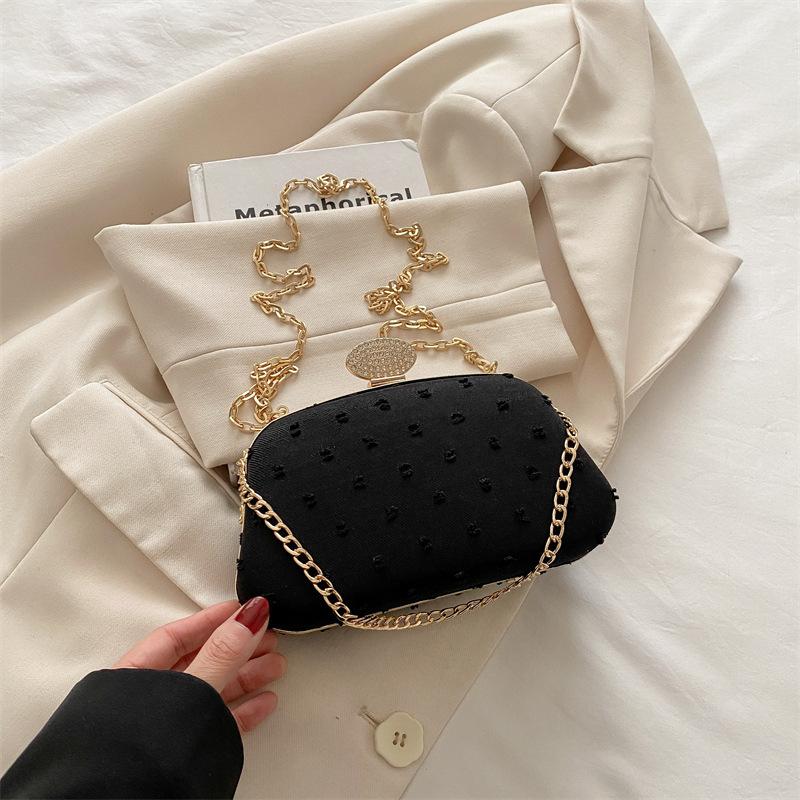 Hong Kong Style Fashion Design Hard Shell Solid Color Versatile Dinner Bag Women's Fashion 2025 Summer New Shoulder Messenger Bag