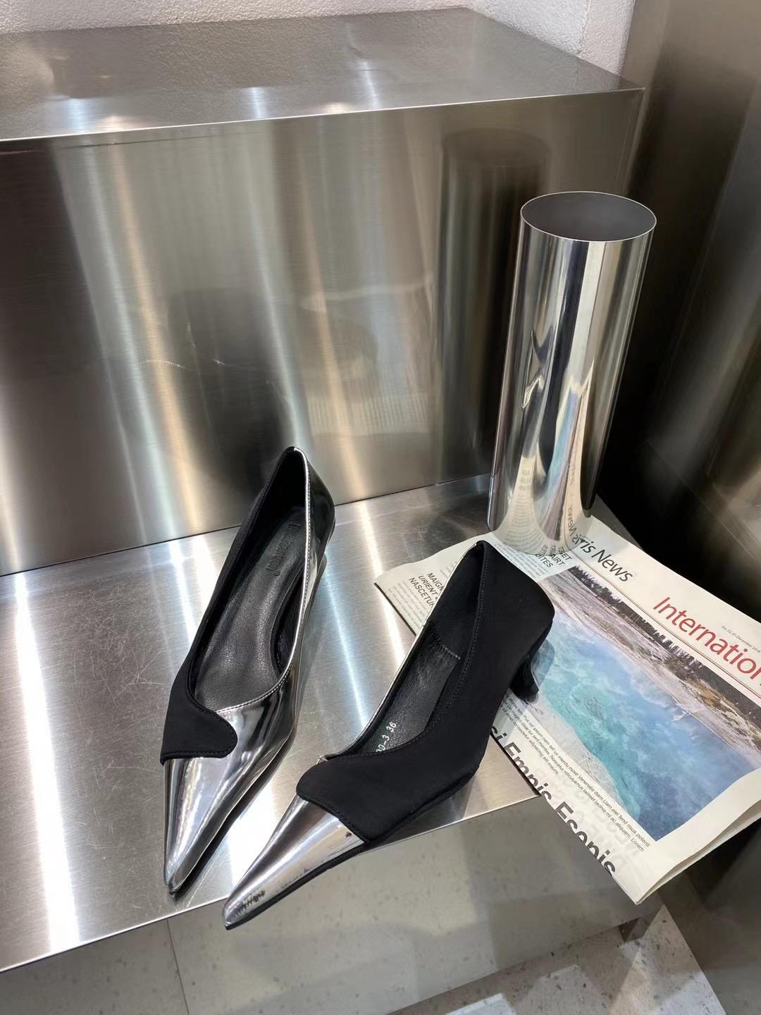 

Модные женские туфли-лодочки смешанных цветов для офиса на тонком среднем каблуке 2024 года, новые поступления, серебристо-золотистые туфли-лодочки для вечеринок без застежек, повседневные, размер 35-39 7.5 серебряный