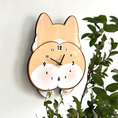 Horloge Murale Chien Décorative Dessin Animé Mignon avec Jambes Balançantes Ornement Silencieux pour Salle à Manger