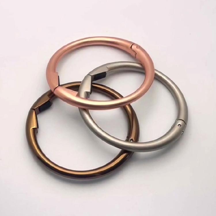Fashionable Round Bag Hook Portable Folding Hangers for Drivers Outdoor Lovers