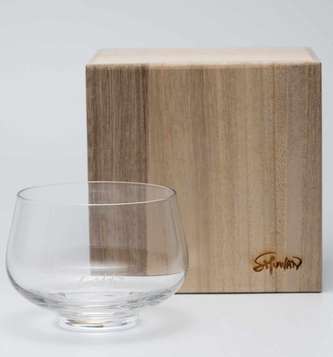 

SHUWAN Japanese Sake Glass, Sake Cup, 250ml, Made in Japan, Gift Set (Comes in a Paulownia Wood Box)
