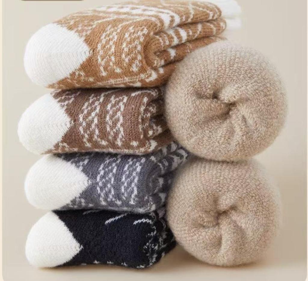 Women's Autumn and Winter Thick Woolen Loop Middle Tube Socks, Winter Cold Resistant Sleep Men's Breathable Long Socks