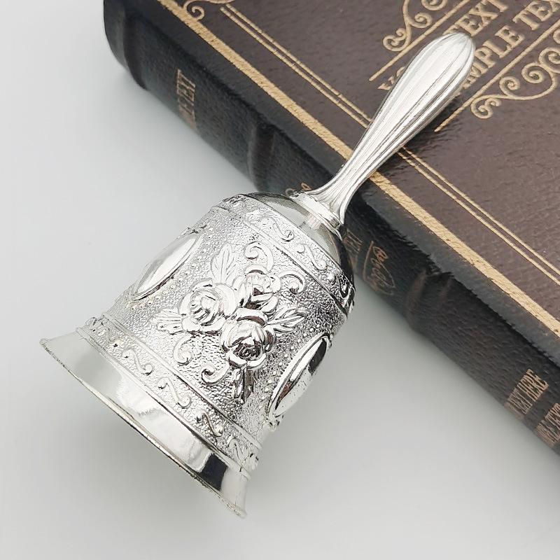 

1шт. Металлический колокольчик с тональным кольцом, звонок для звонка, настольный колокольчик, колокольчик для чая, ужина, игрового колокольчика, рождественского колокольчика серебряный