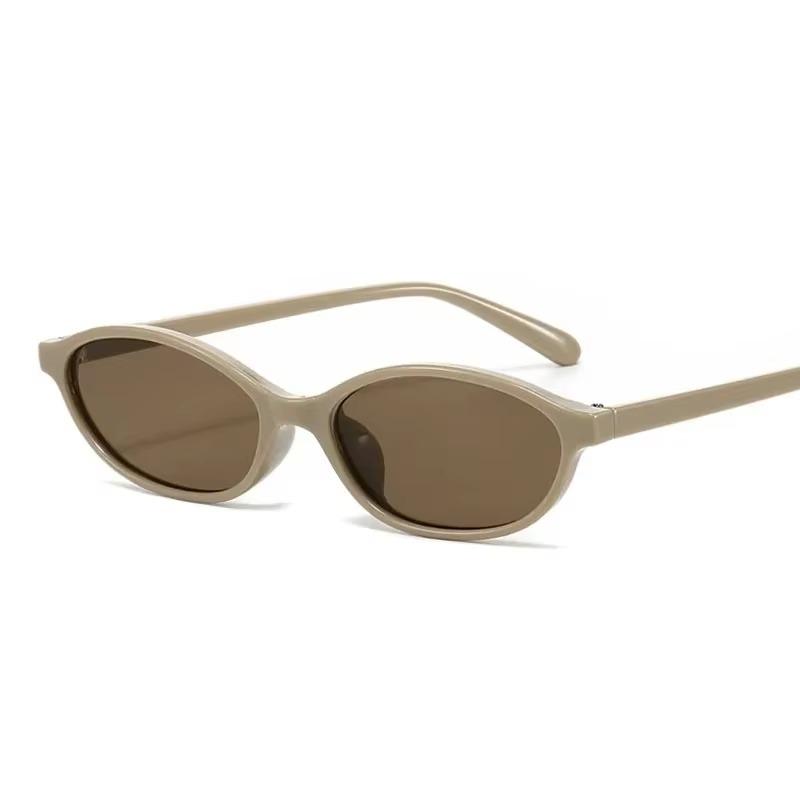 Occhiali da sole ovali con montatura piccola e carina da donna, nuovi, stile retrò, occhiali da sole marroni sexy da donna, occhiali da vista decorativi alla moda