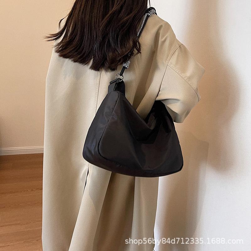 Retro fashion women's large-capacity bag 2025 spring new versatile shoulder bag premium texture tote bag women