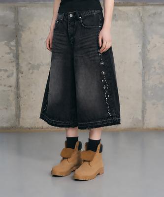 Eonyujeulaeb Bermuda Studded Denim [Black]