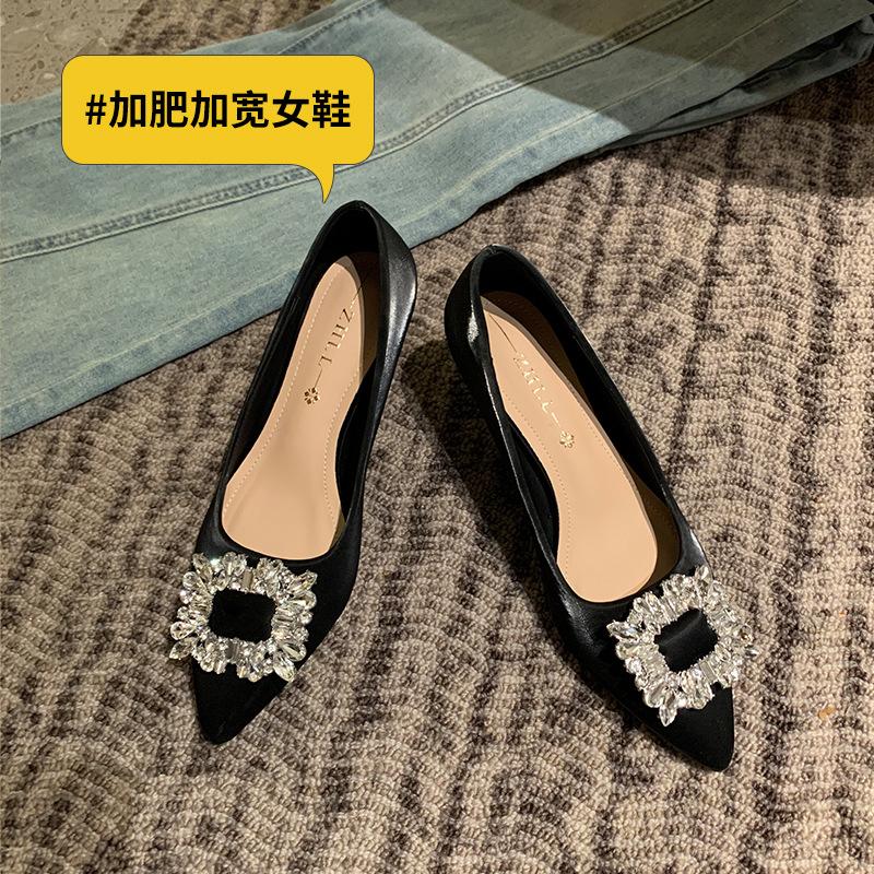 

02-4 Rhinestone square buckle women s single shoes pointed head shallow mouth high heels widened and fattened large size women s shoes 444 35 чёрный