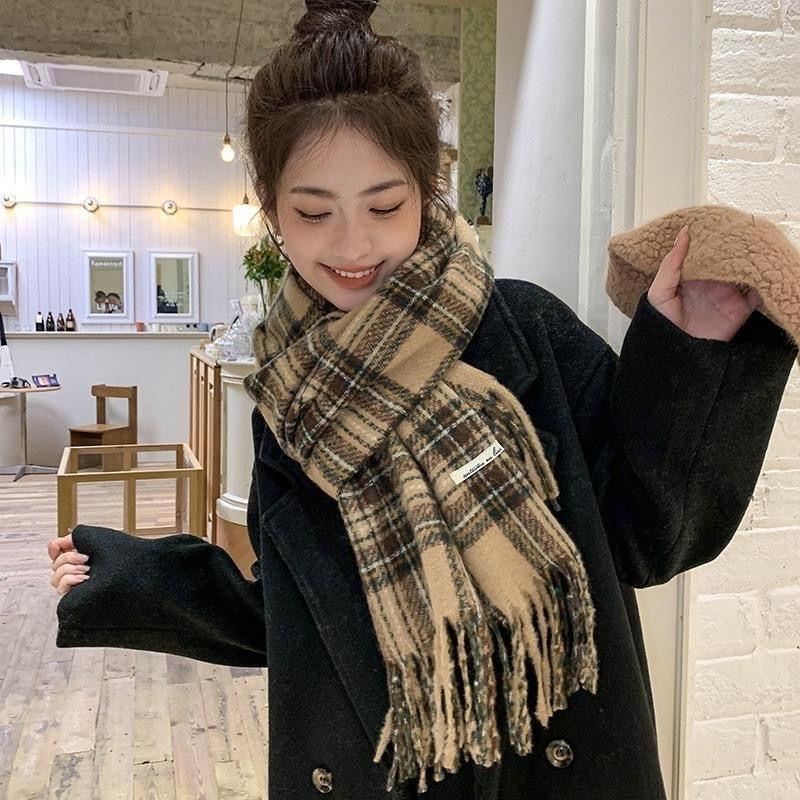 British retro scarf, Christmas red apple atmosphere, girls' high-value plaid soft waxy scarf, warm in winter