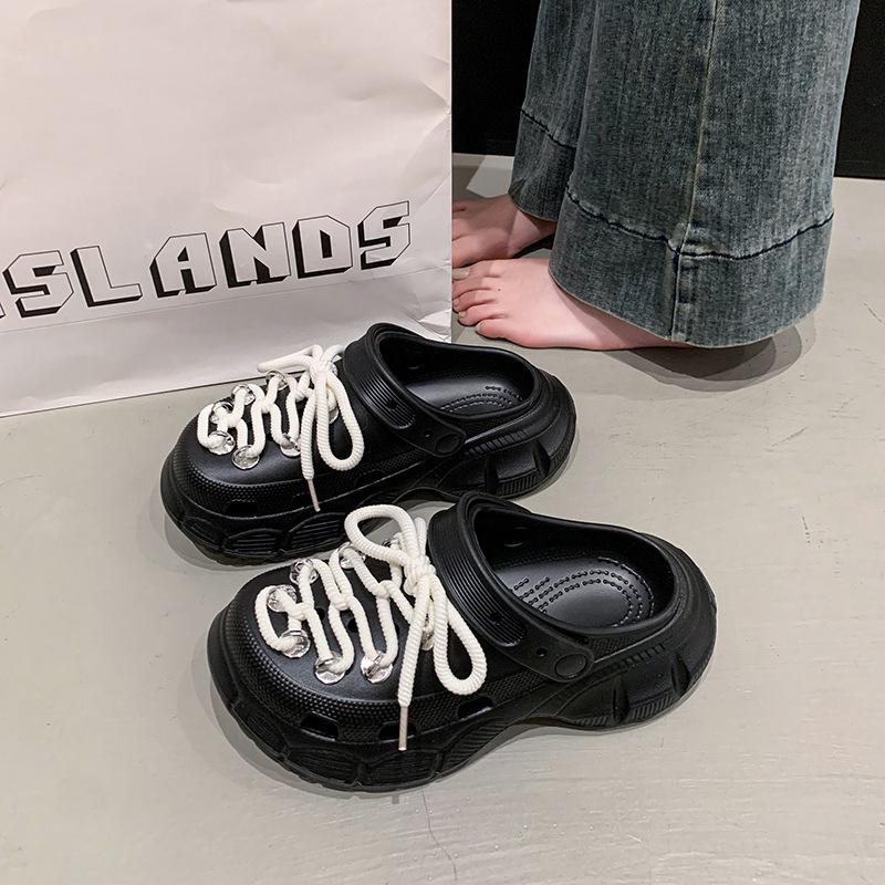 Dicksohlige Lochschuhe für Damen zum Tragen Sommer neu rutschfest und atmungsaktiv süße Strandtasche Kopf Halbschuhe für Damen