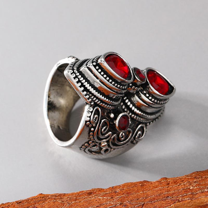 Vintage Exaggerated Boho Style Inlaid Red Zircon Large Classic Engraved Ring Women's Fine Zircon Party Favor Accessories
