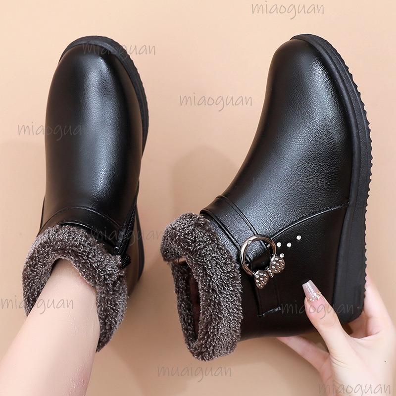 Casual Side Zip Pu Ankle Boots Women 2025 Winter Warm Short Plush Non Slip Mom's Shoes Vintage Soft Faux Fur Wedge Heel Booties