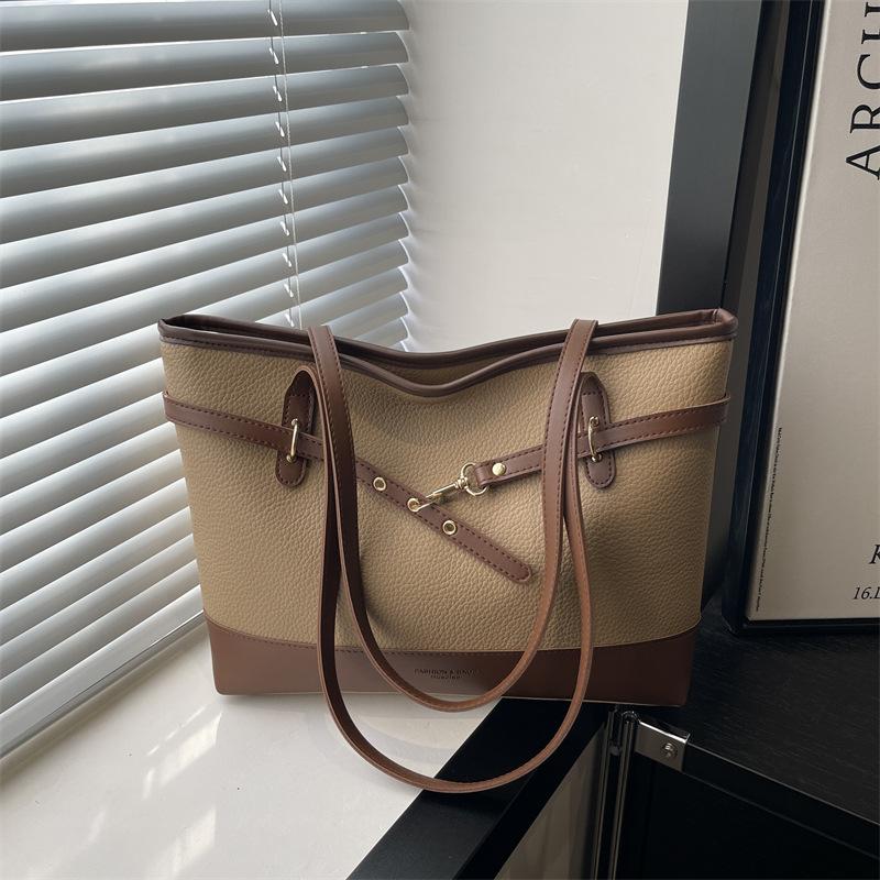 

Premium sense large-capacity bag women s new trendy contrasting colors versatile shoulder bag commuter tote bag хакі