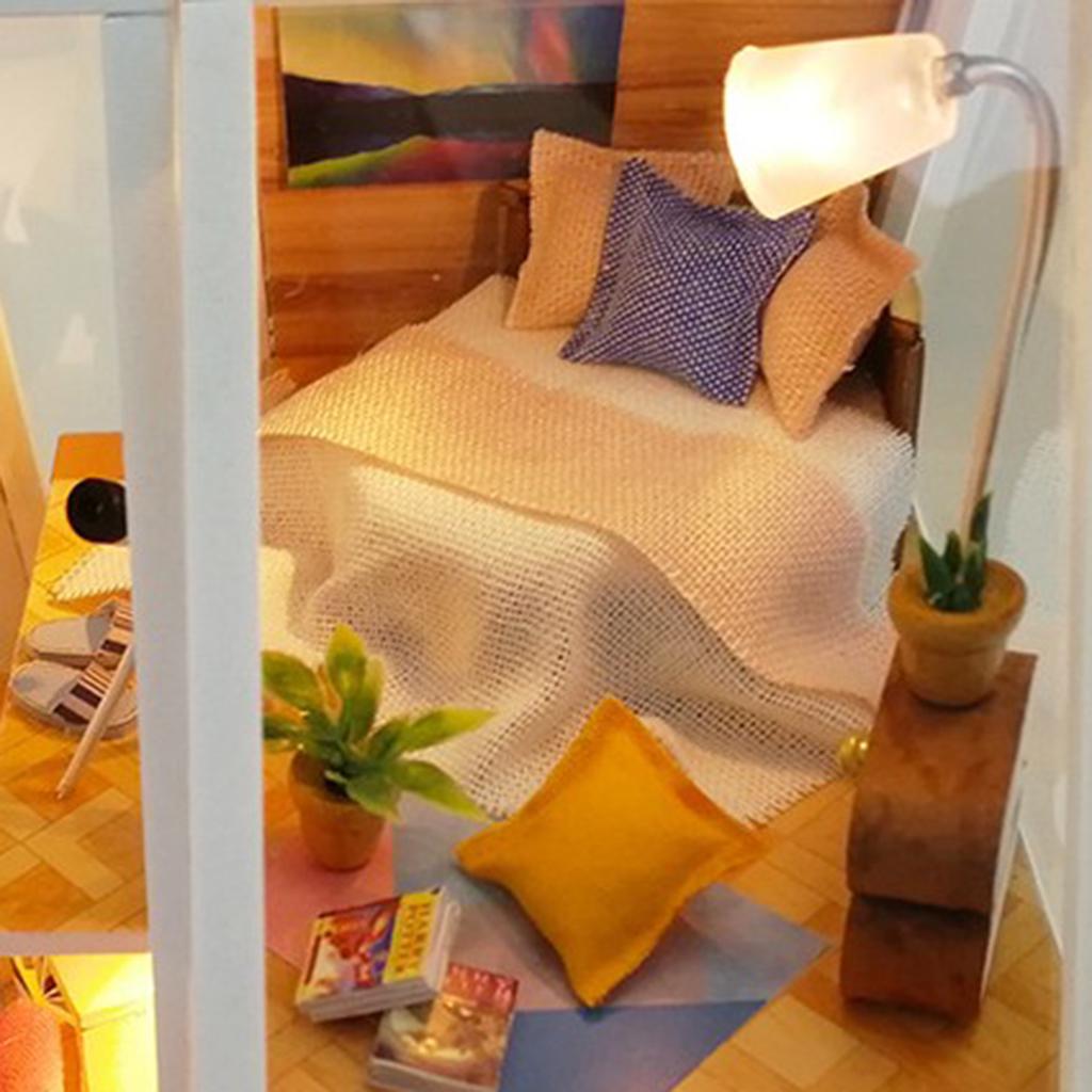 1/24 Wooden DIY Dollhouse Kit Simple The Aurora Hut with LED Light Hand