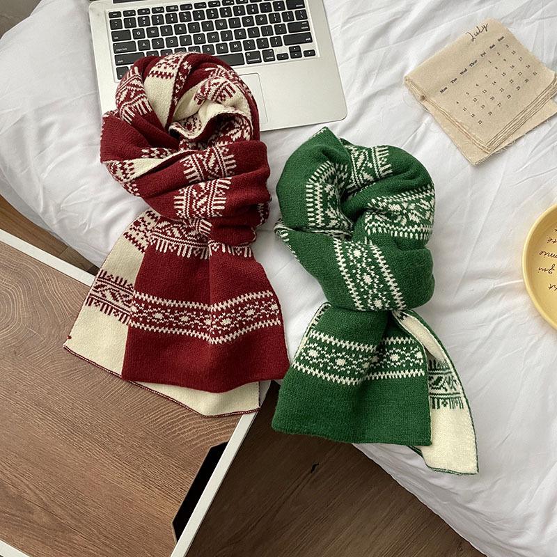 Women's Retro Red Knitted Christmas Scarf - Warm, Stylish & Versatile Winter Neck Warmer In Imitation Cashmere, Korean-Inspired Trend.