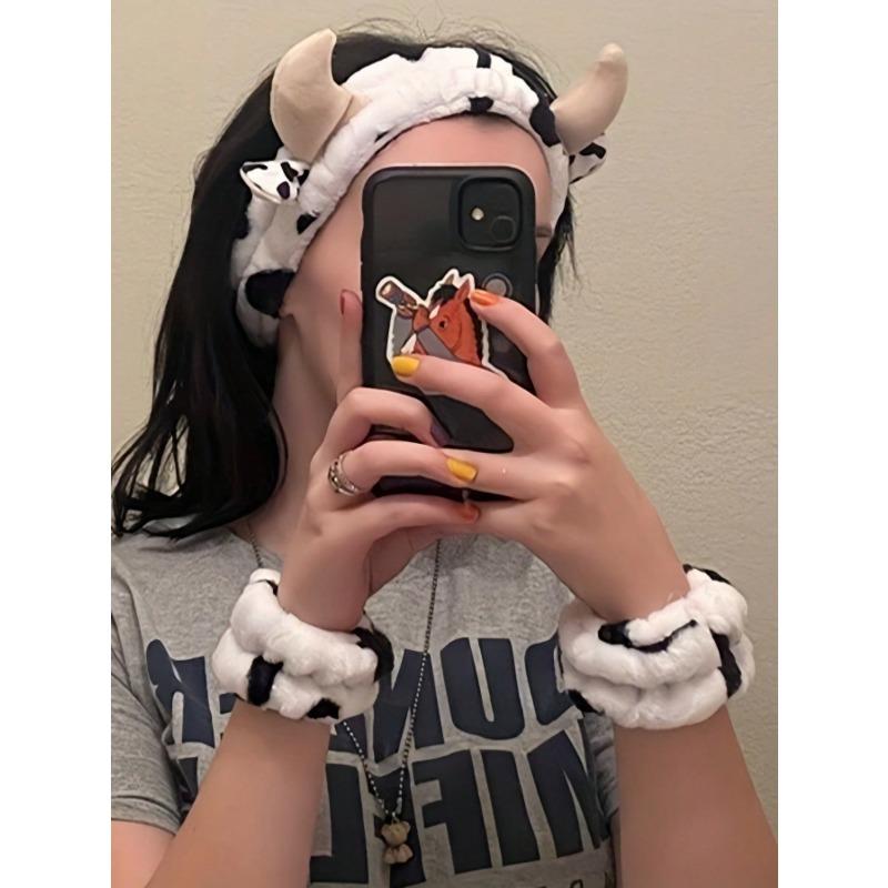1pc Cow Pattern Bath Headband & 2pcs Bath Wrist Band, Polyester Cow Decor Facial Makeup Headband & Wrist Wash Band