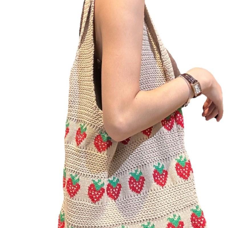 Large Capacity Strawberry Woven Tote Bag Knit Crochet Durable Womens Handbag with Spacious Compartments