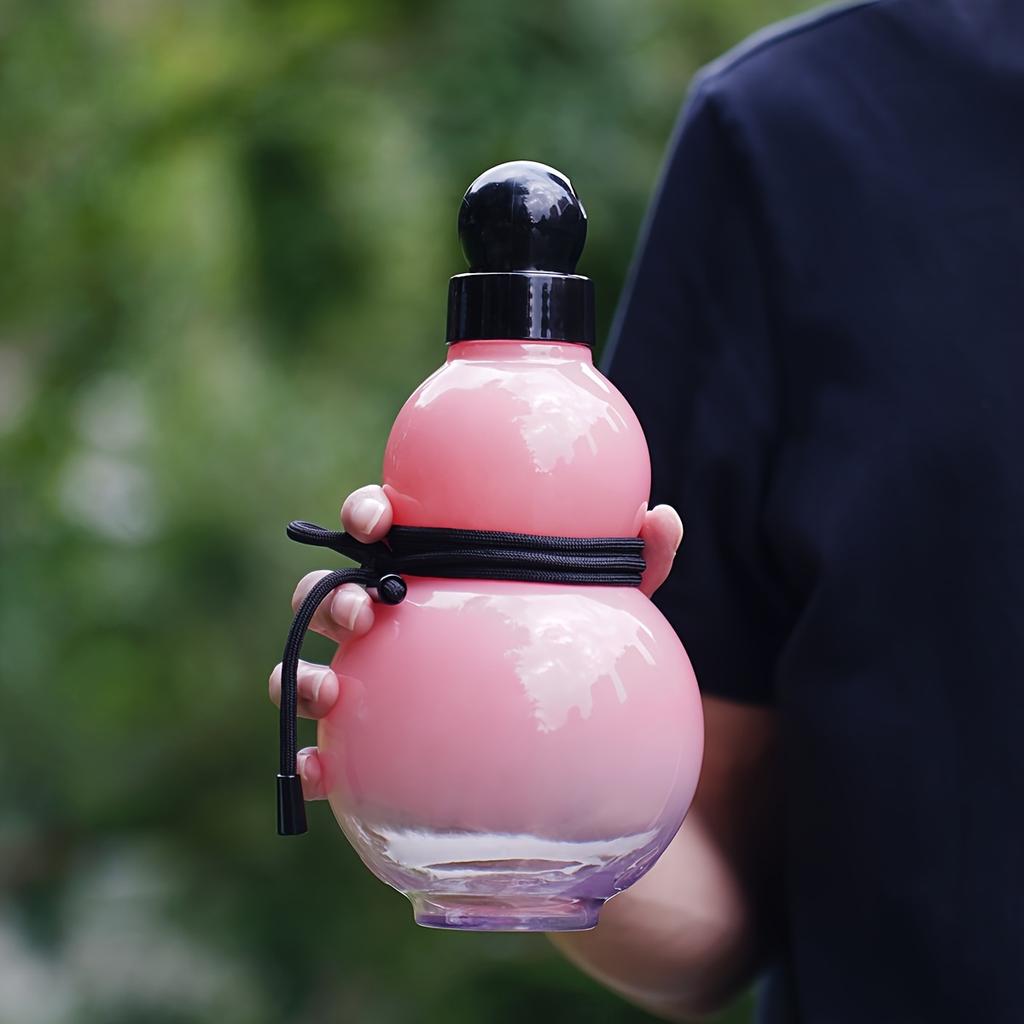1item A Portable Gourd-shaped Water Bottle