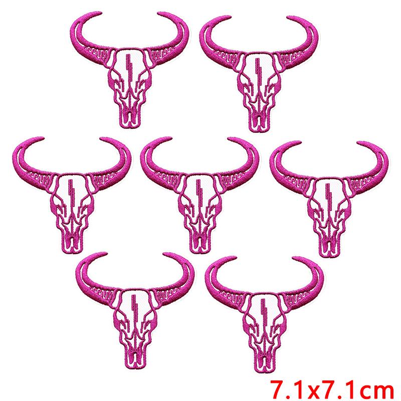 10pcs Wholesale Western Cowboys Embroidered Diy Hats Backpack Sewing Badges Greet Cow Head Patch Iron On Patches Stickers 